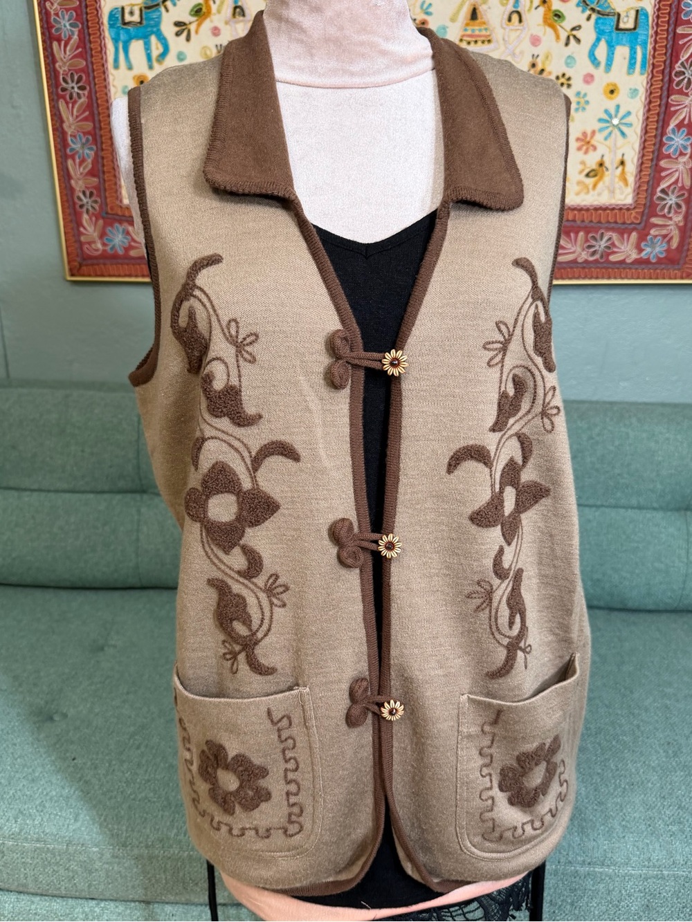 Vintage Brown and Tan Floral Embroidered Knit sweater Vest Fall Large